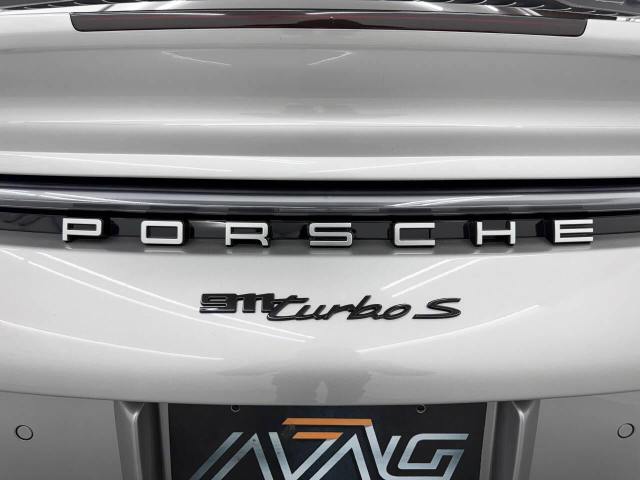 Porsche 911 Turbo  2021