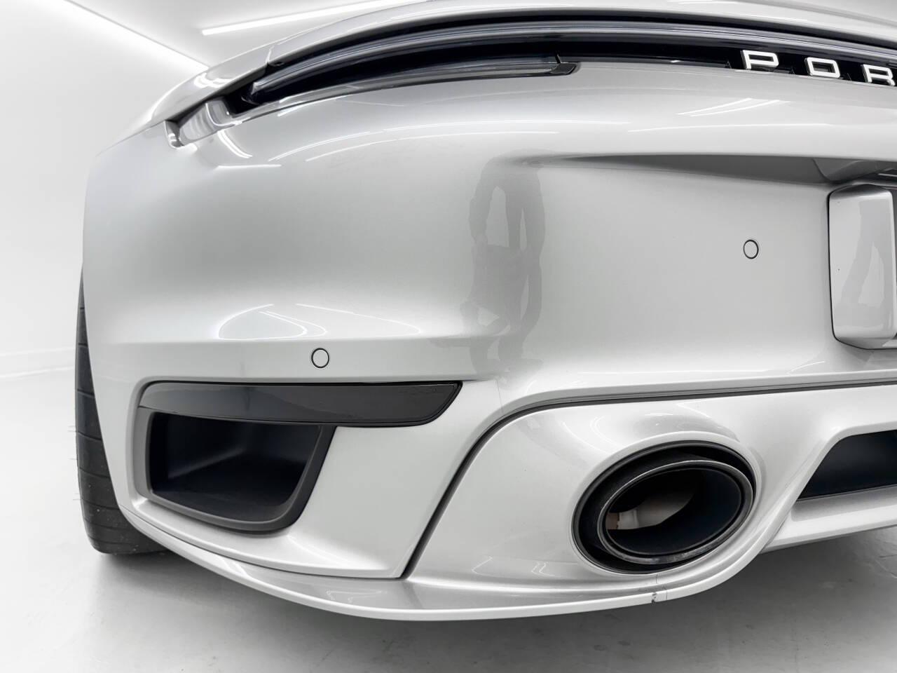 Porsche 911 Turbo  2021