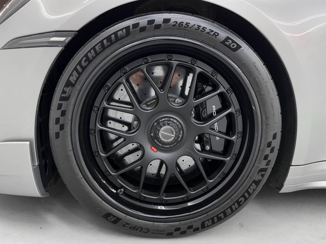 Porsche 911 Turbo  2021