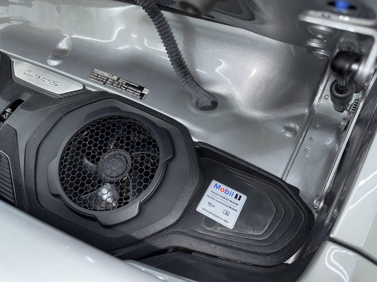 Porsche 911 Turbo  2021