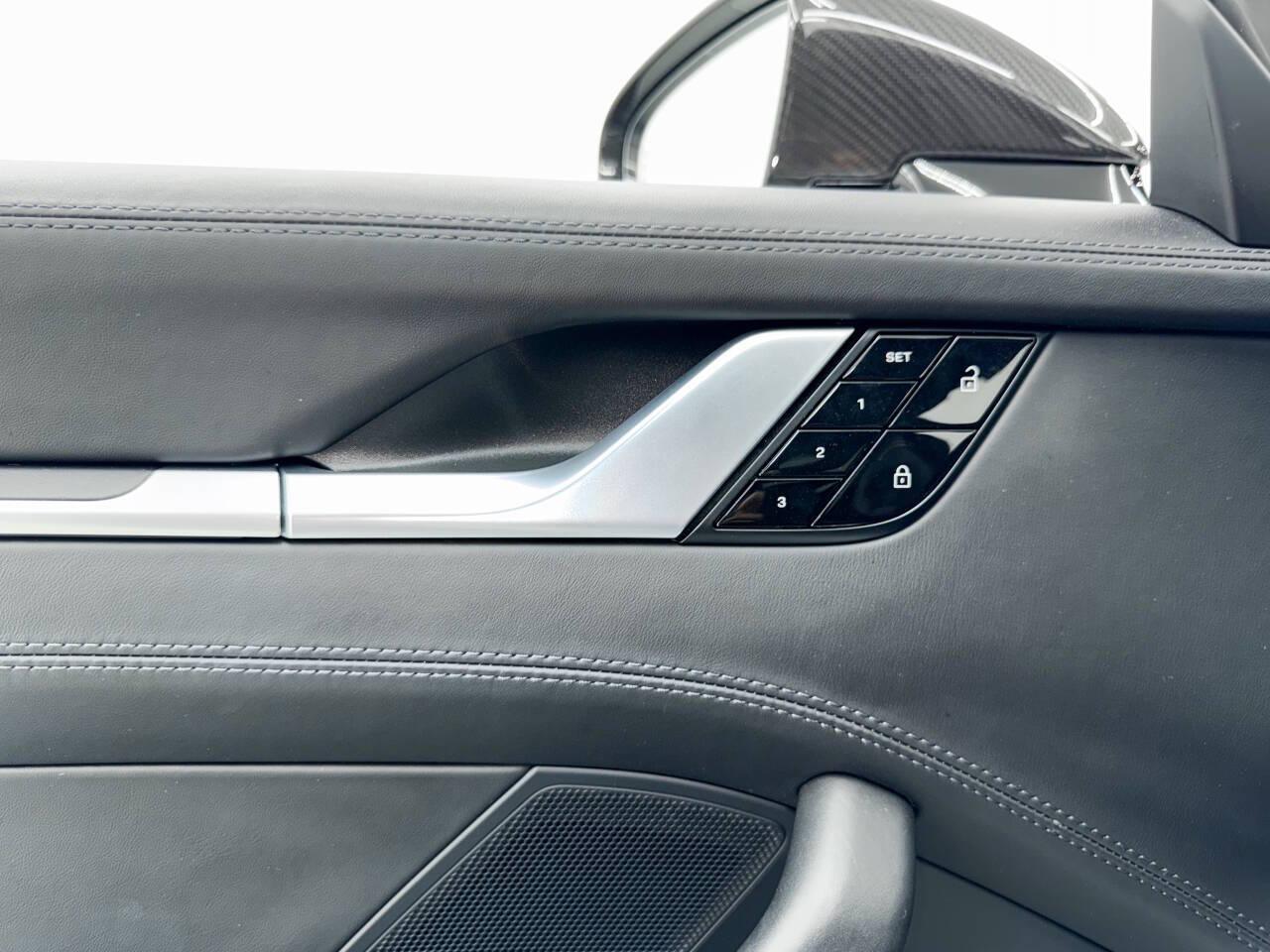 Porsche 911 Turbo  2021