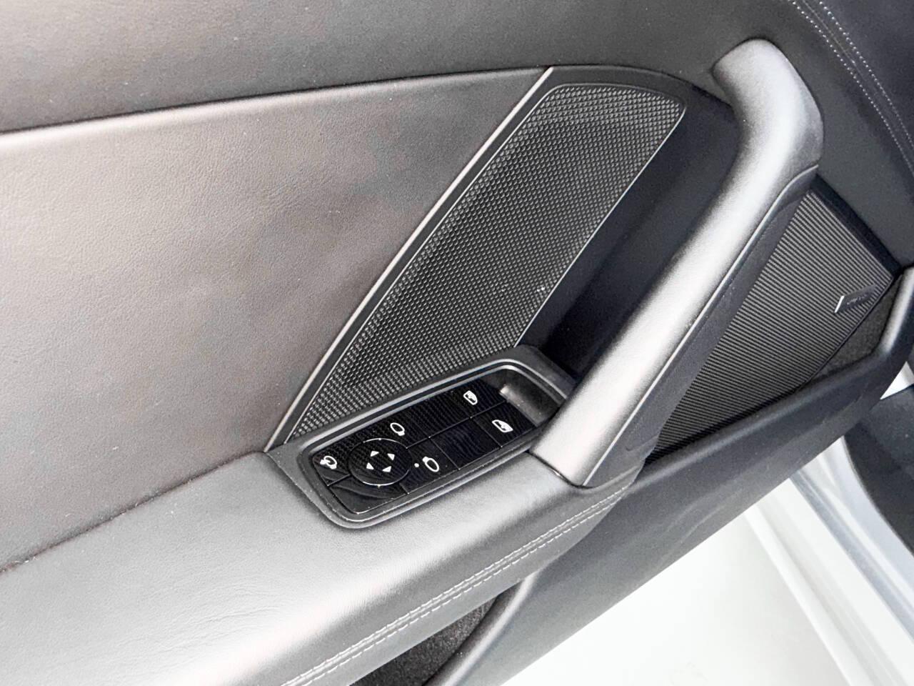 Porsche 911 Turbo  2021