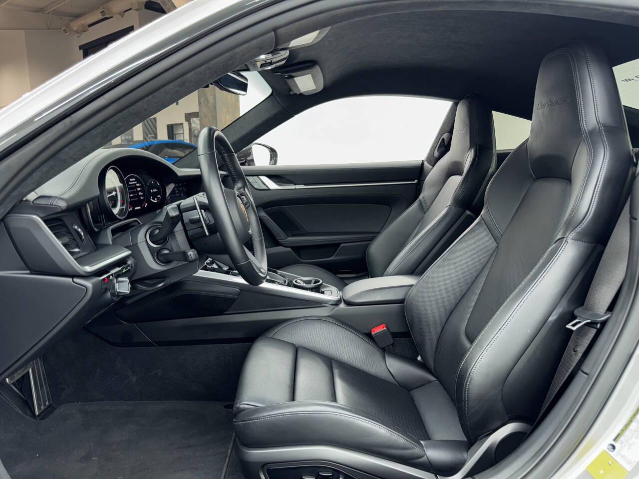 Porsche 911 Turbo  2021