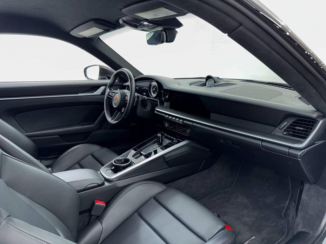 Porsche 911 Turbo  2021