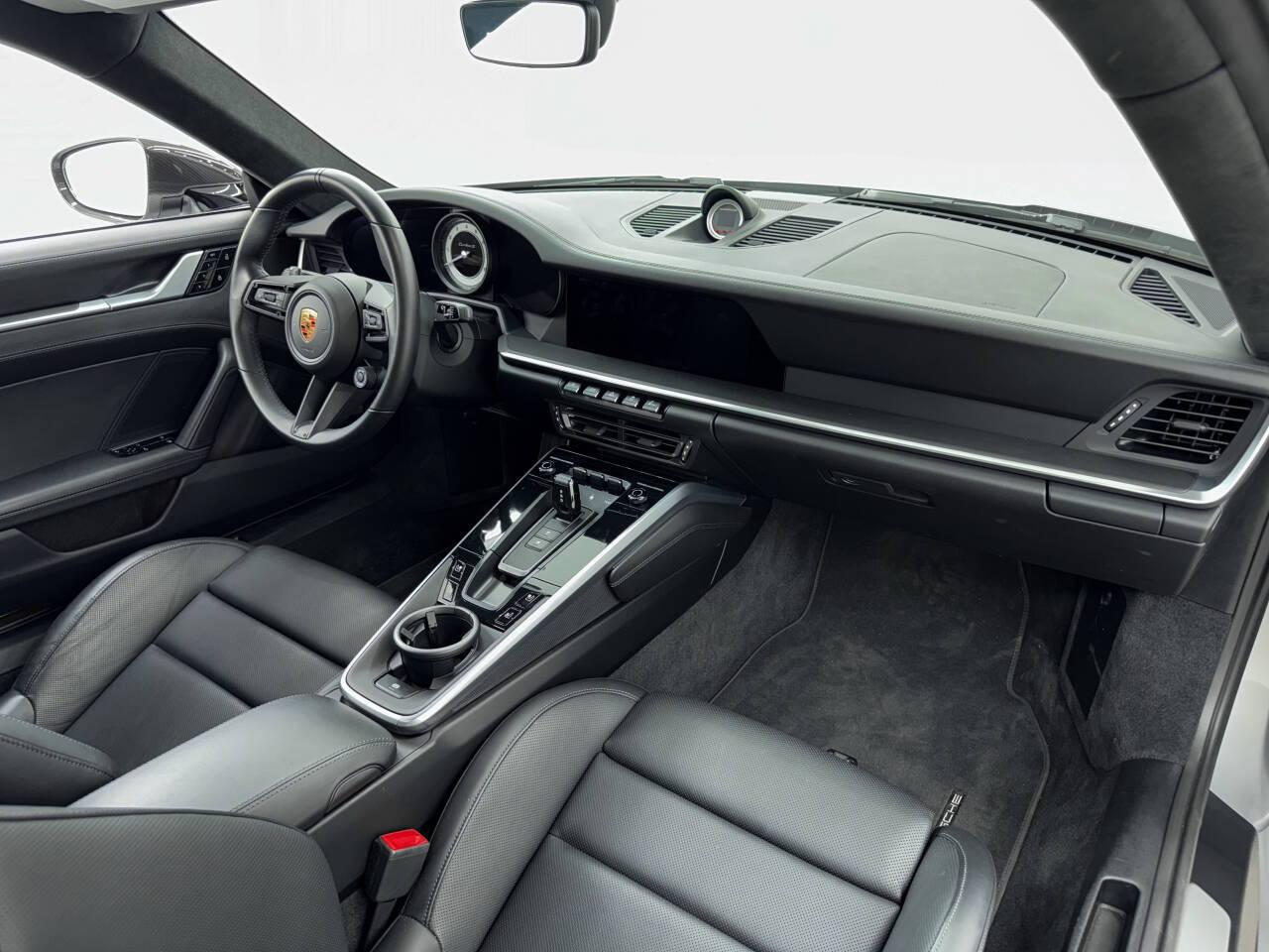 Porsche 911 Turbo  2021