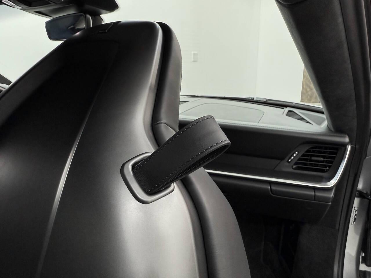 Porsche 911 Turbo  2021