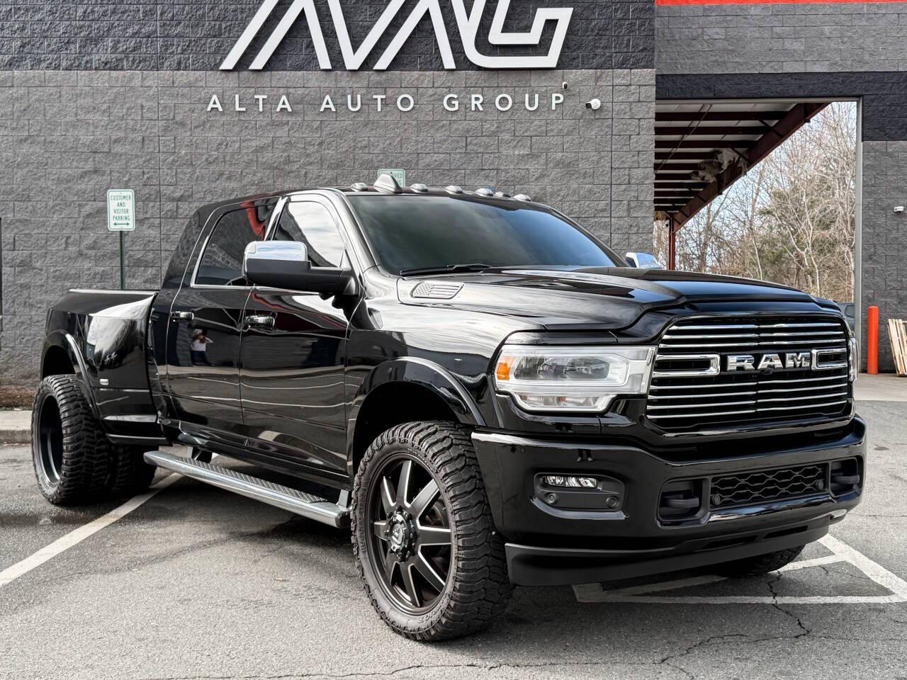 RAM 3500 Laramie Mega Cab 4WD DRW 2021