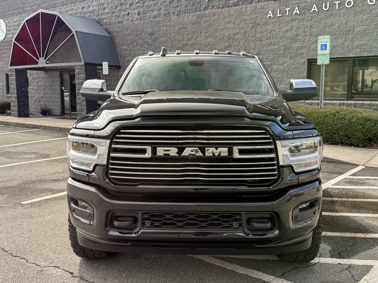 RAM 3500 Laramie Mega Cab 4WD DRW 2021