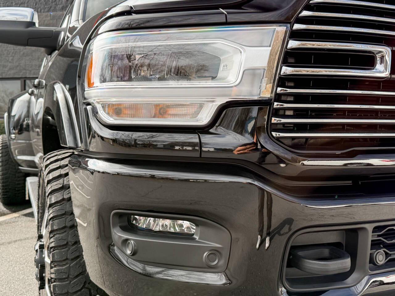 RAM 3500 Laramie Mega Cab 4WD DRW 2021