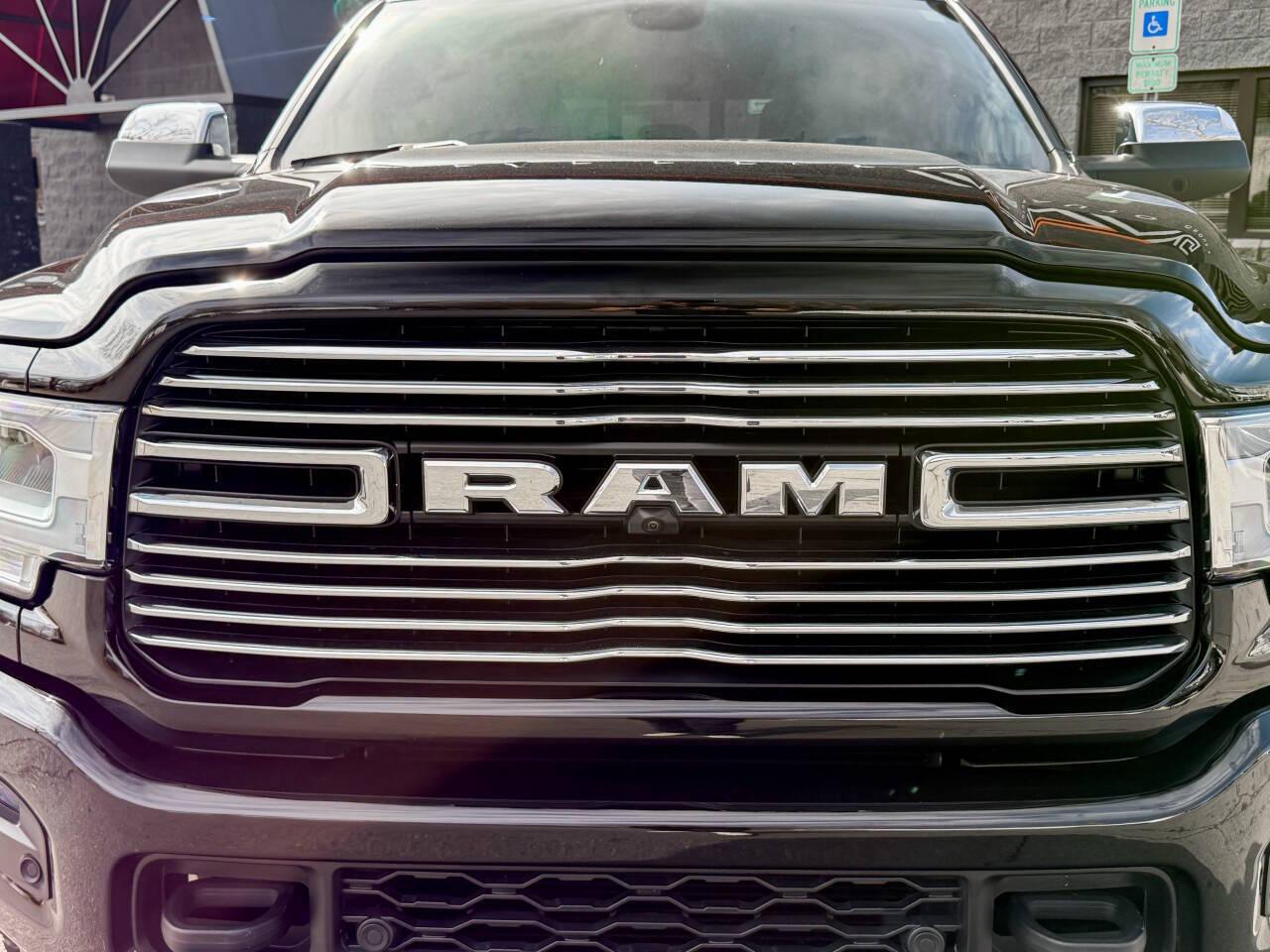 RAM 3500 Laramie Mega Cab 4WD DRW 2021