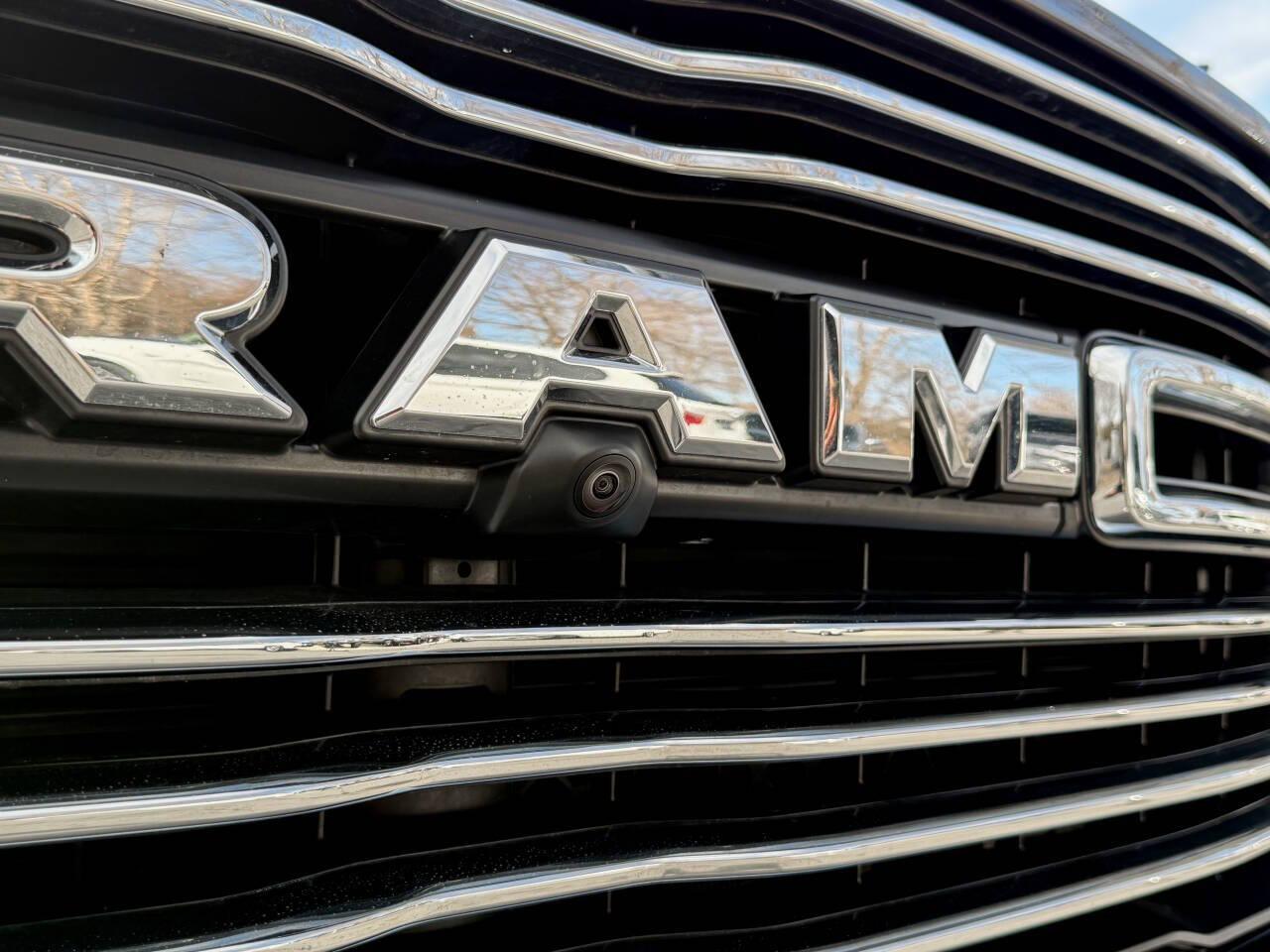 RAM 3500 Laramie Mega Cab 4WD DRW 2021