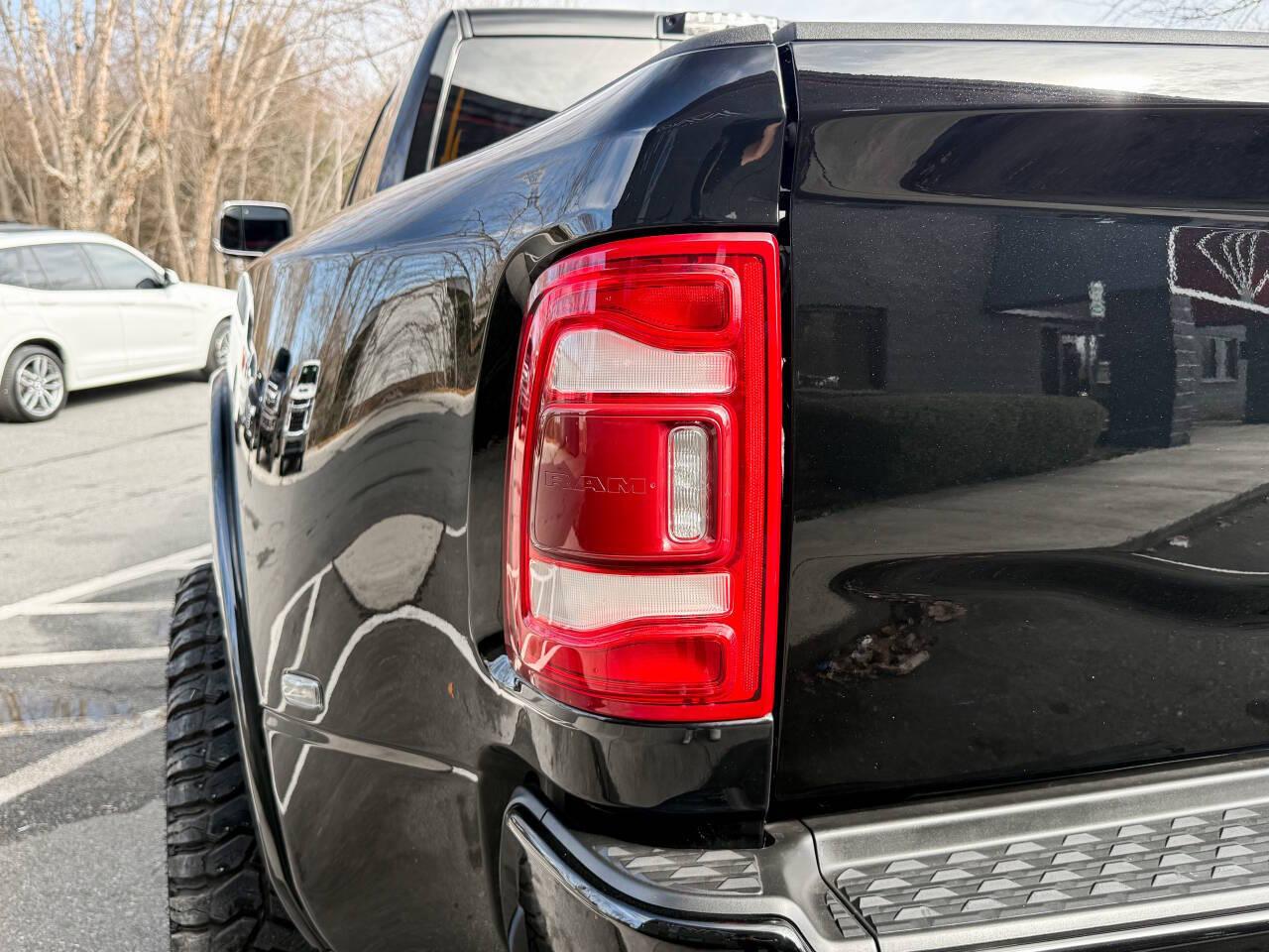 RAM 3500 Laramie Mega Cab 4WD DRW 2021