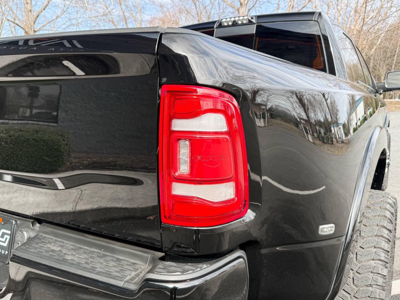 RAM 3500 Laramie Mega Cab 4WD DRW 2021