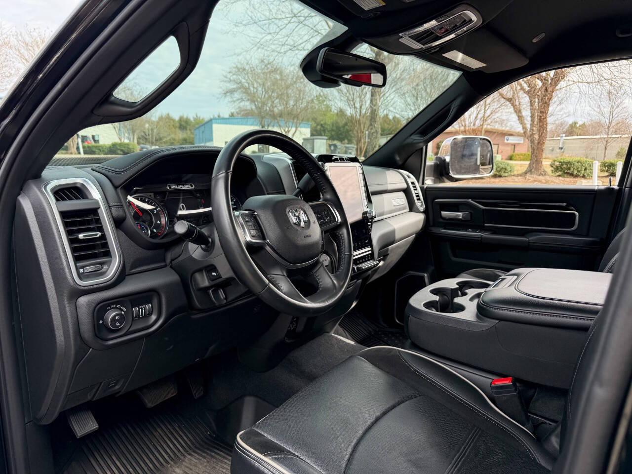 RAM 3500 Laramie Mega Cab 4WD DRW 2021