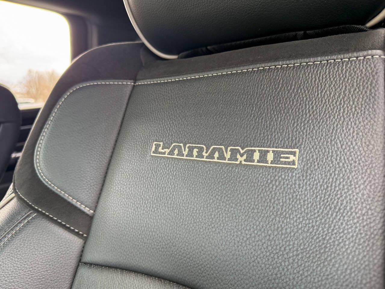 RAM 3500 Laramie Mega Cab 4WD DRW 2021