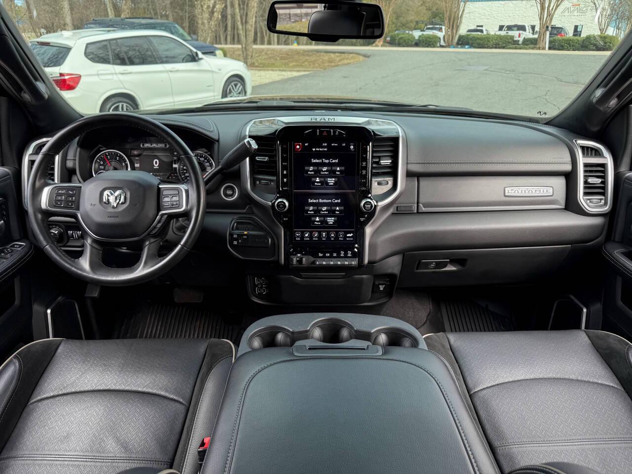 RAM 3500 Laramie Mega Cab 4WD DRW 2021