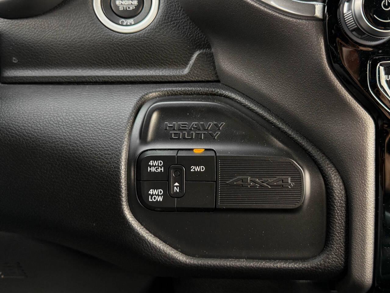 RAM 3500 Laramie Mega Cab 4WD DRW 2021