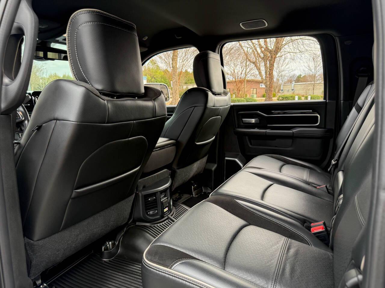 RAM 3500 Laramie Mega Cab 4WD DRW 2021