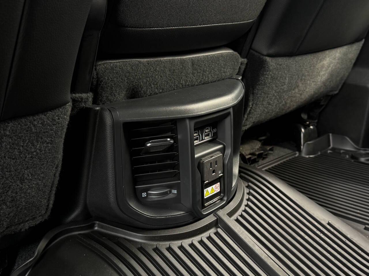 RAM 3500 Laramie Mega Cab 4WD DRW 2021