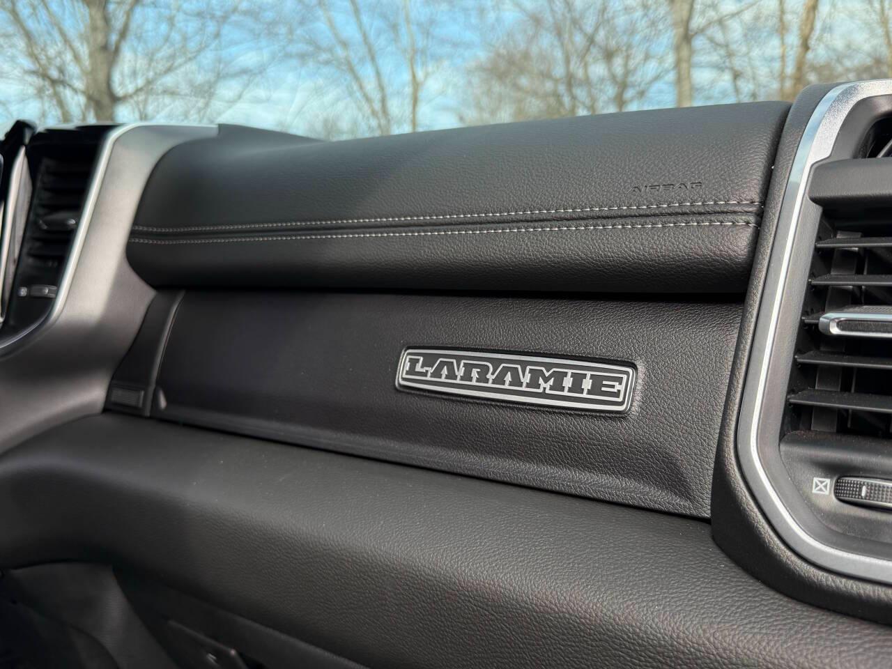 RAM 3500 Laramie Mega Cab 4WD DRW 2021