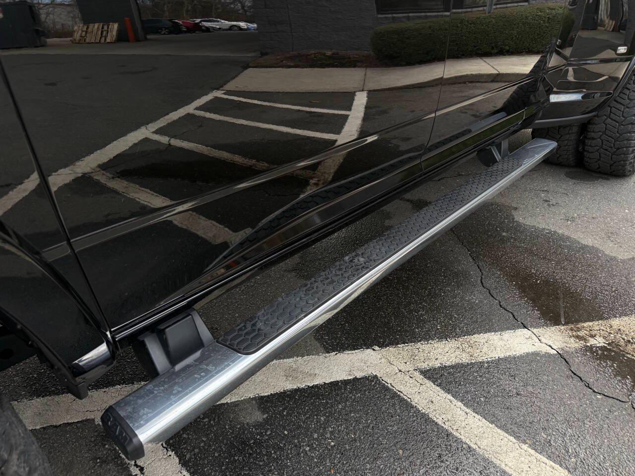 RAM 3500 Laramie Mega Cab 4WD DRW 2021