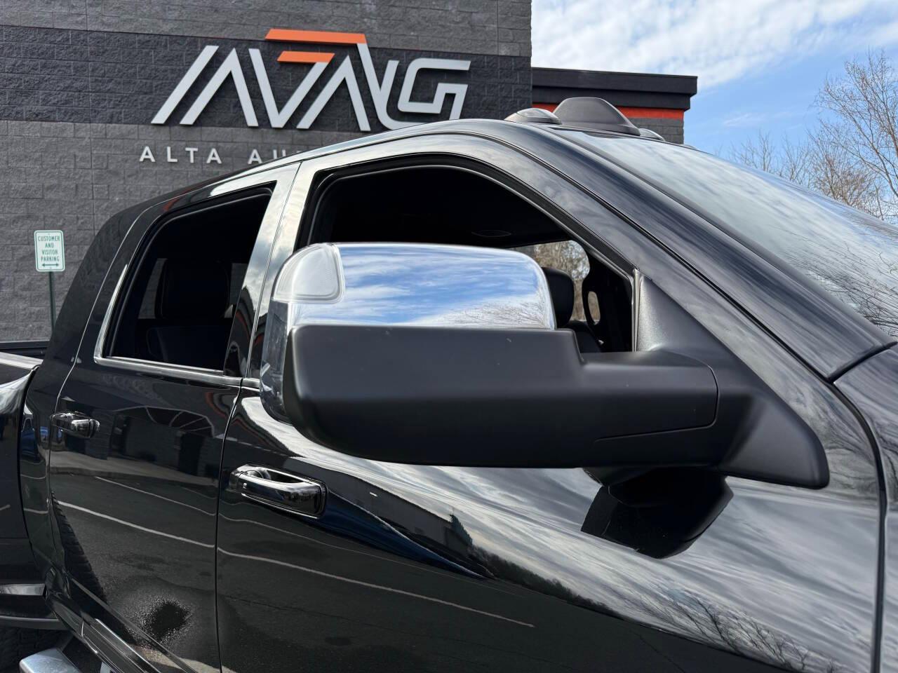 RAM 3500 Laramie Mega Cab 4WD DRW 2021