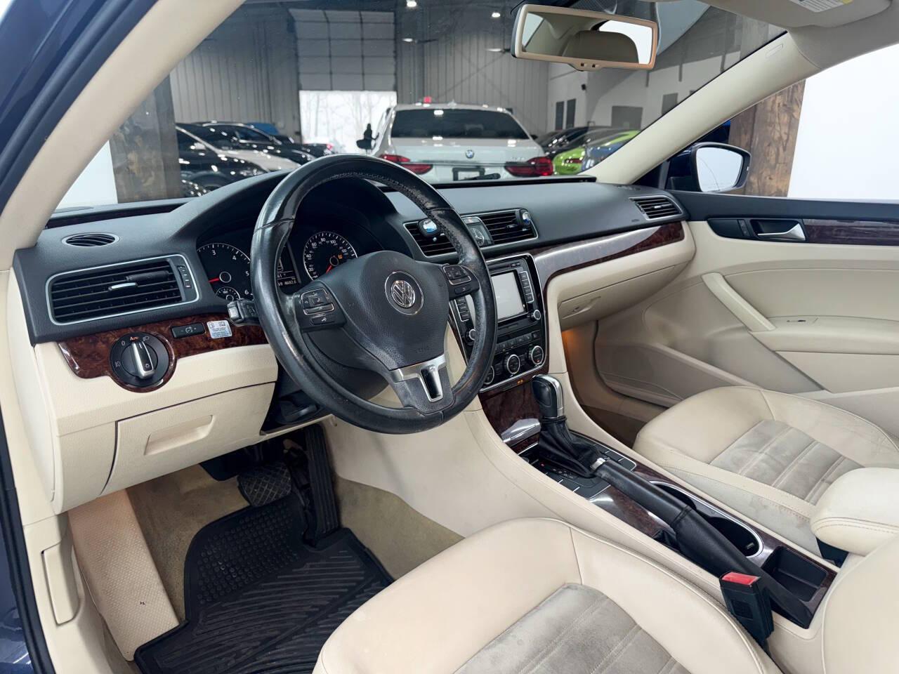 Volkswagen Passat 2.0L TDI SEL Premium 2013