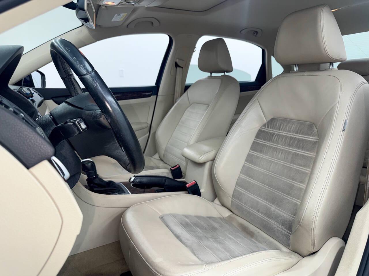 Volkswagen Passat 2.0L TDI SEL Premium 2013