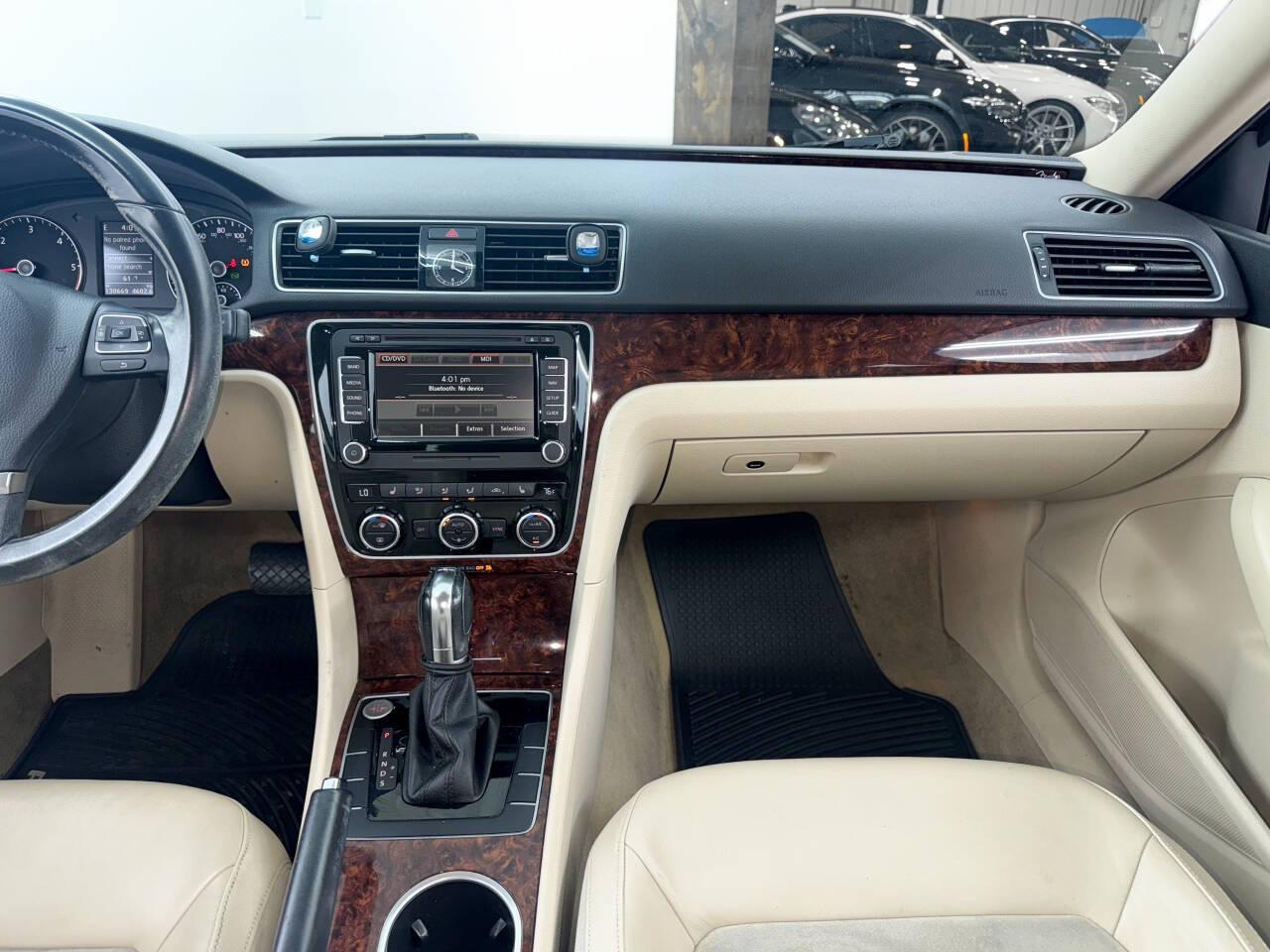 Volkswagen Passat 2.0L TDI SEL Premium 2013