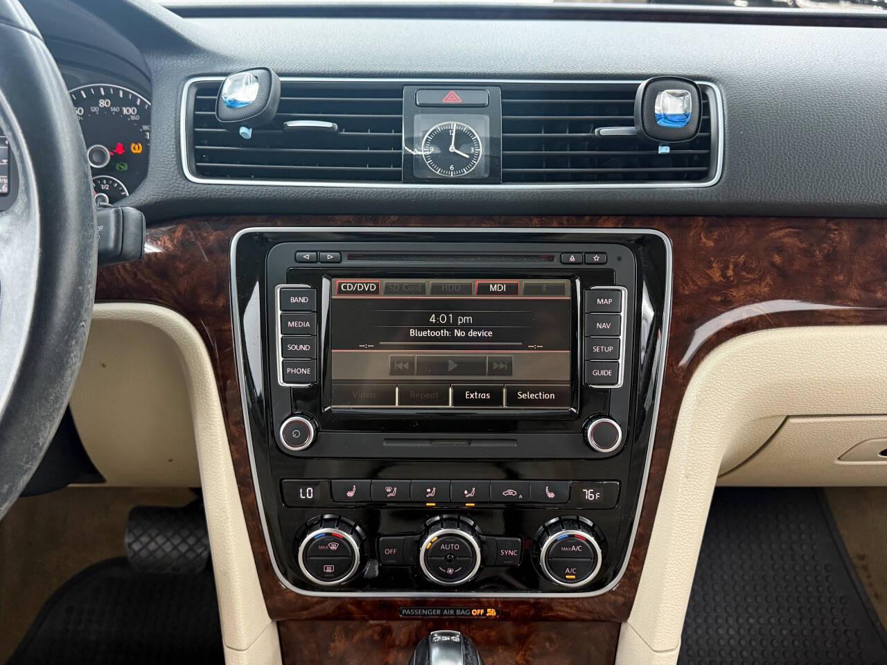 Volkswagen Passat 2.0L TDI SEL Premium 2013