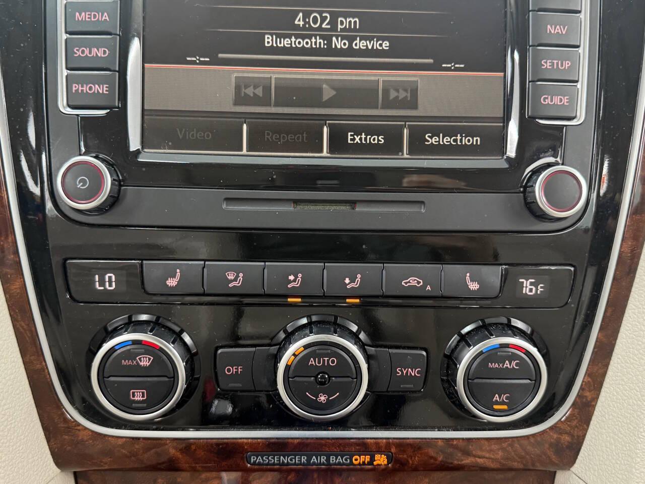 Volkswagen Passat 2.0L TDI SEL Premium 2013