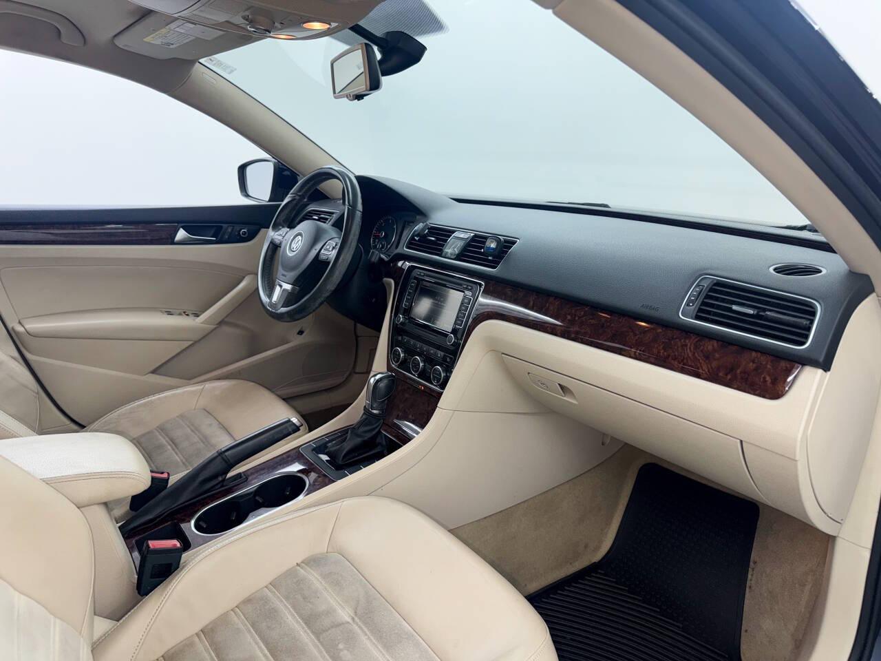 Volkswagen Passat 2.0L TDI SEL Premium 2013