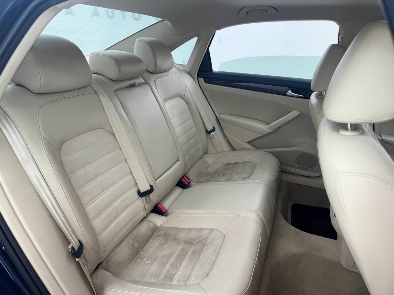 Volkswagen Passat 2.0L TDI SEL Premium 2013