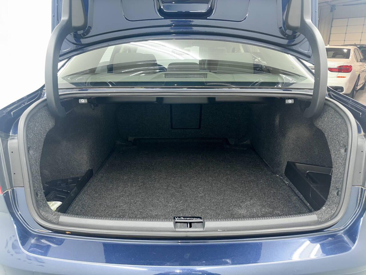 Volkswagen Passat 2.0L TDI SEL Premium 2013