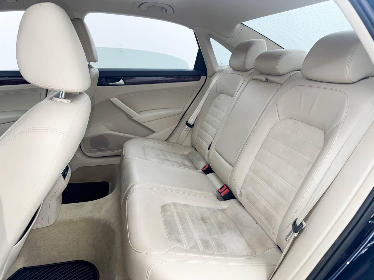 Volkswagen Passat 2.0L TDI SEL Premium 2013