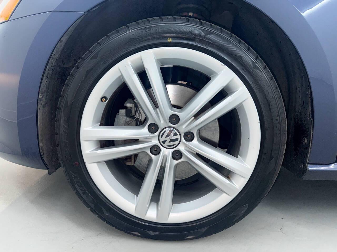 Volkswagen Passat 2.0L TDI SEL Premium 2013