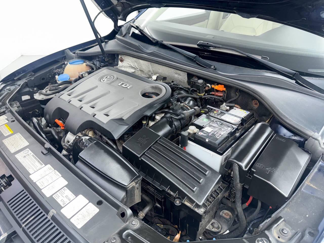 Volkswagen Passat 2.0L TDI SEL Premium 2013