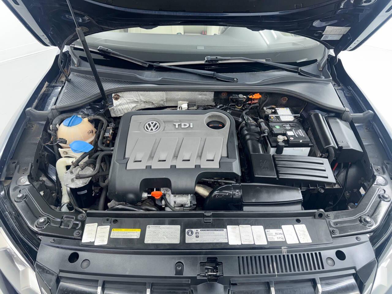 Volkswagen Passat 2.0L TDI SEL Premium 2013