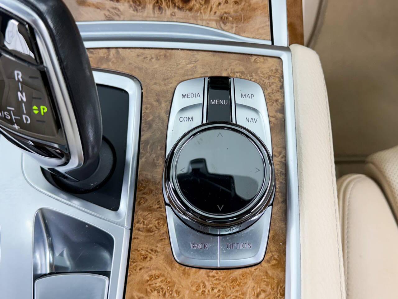 BMW 7-Series 740i 2018