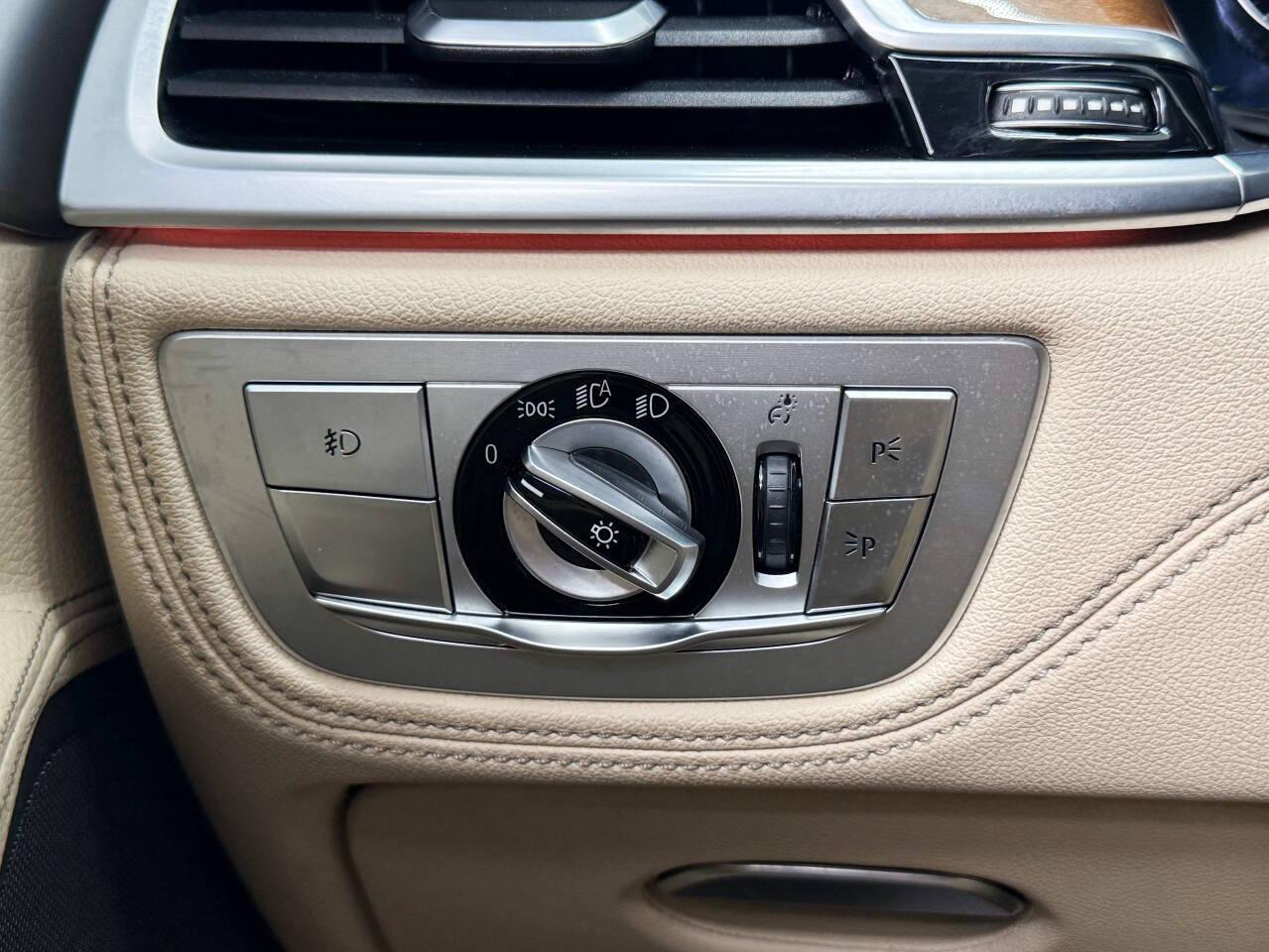 BMW 7-Series 740i 2018