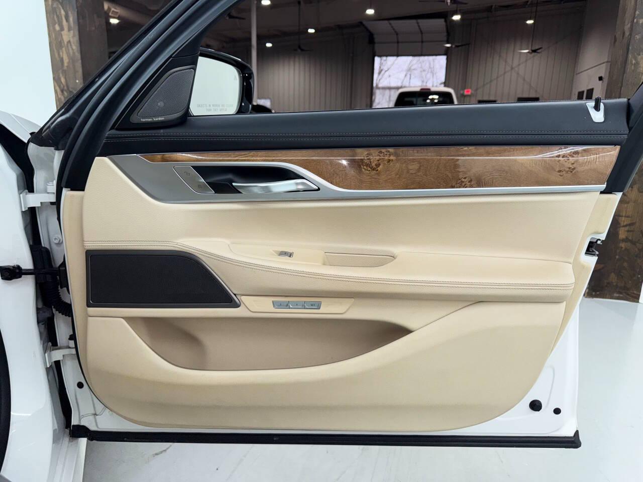 BMW 7-Series 740i 2018