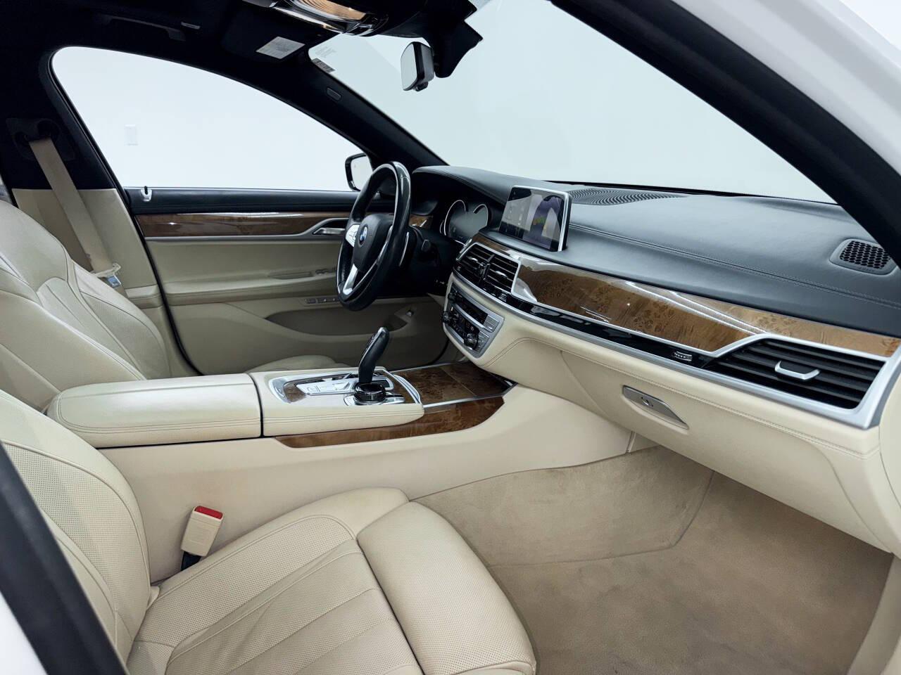 BMW 7-Series 740i 2018