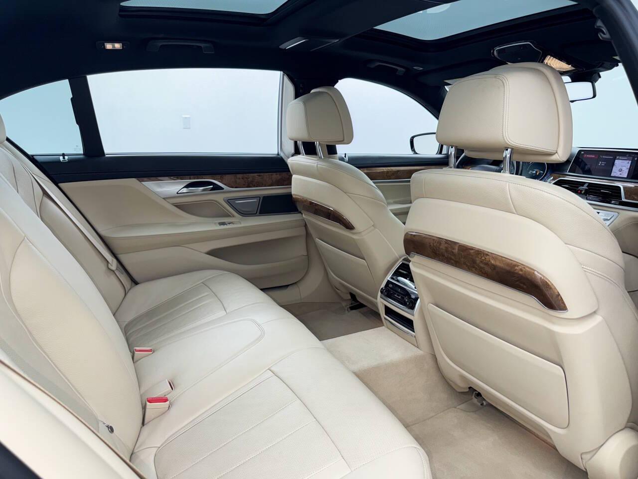 BMW 7-Series 740i 2018