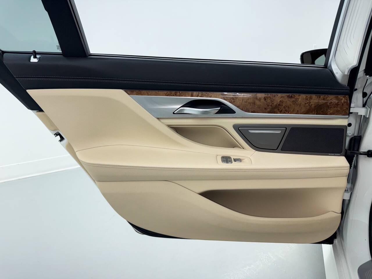 BMW 7-Series 740i 2018