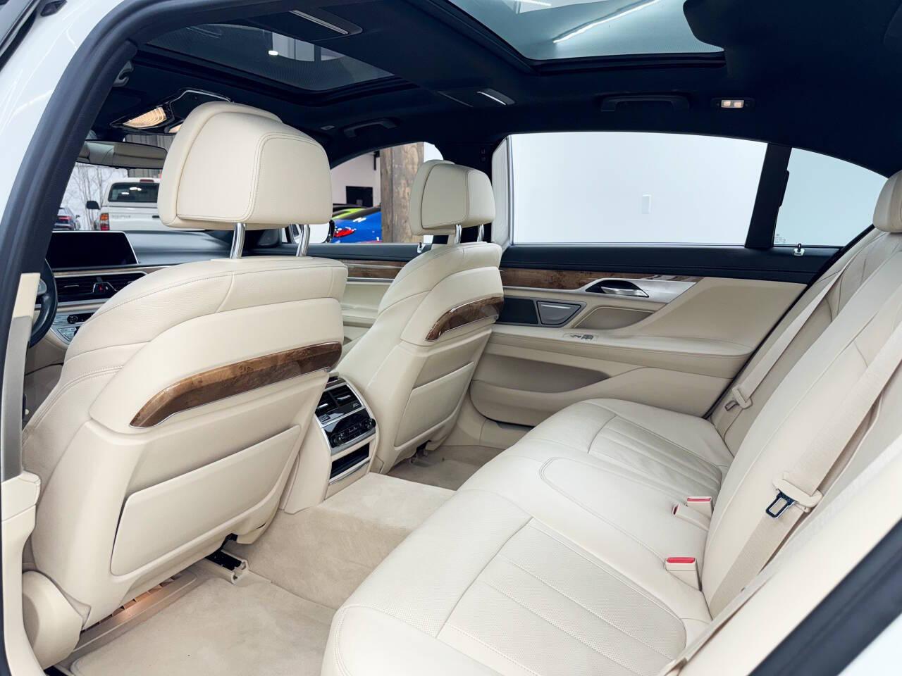 BMW 7-Series 740i 2018