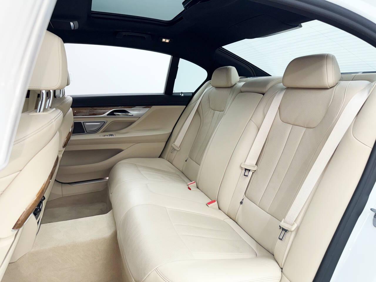 BMW 7-Series 740i 2018