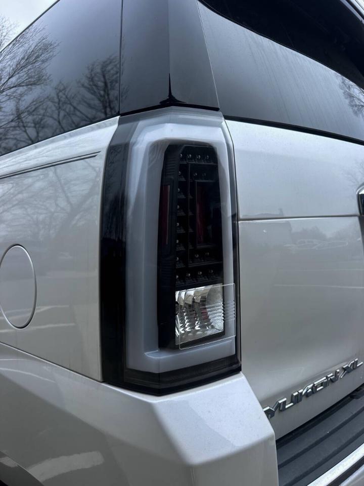 GMC Yukon XL Denali 4WD 2017