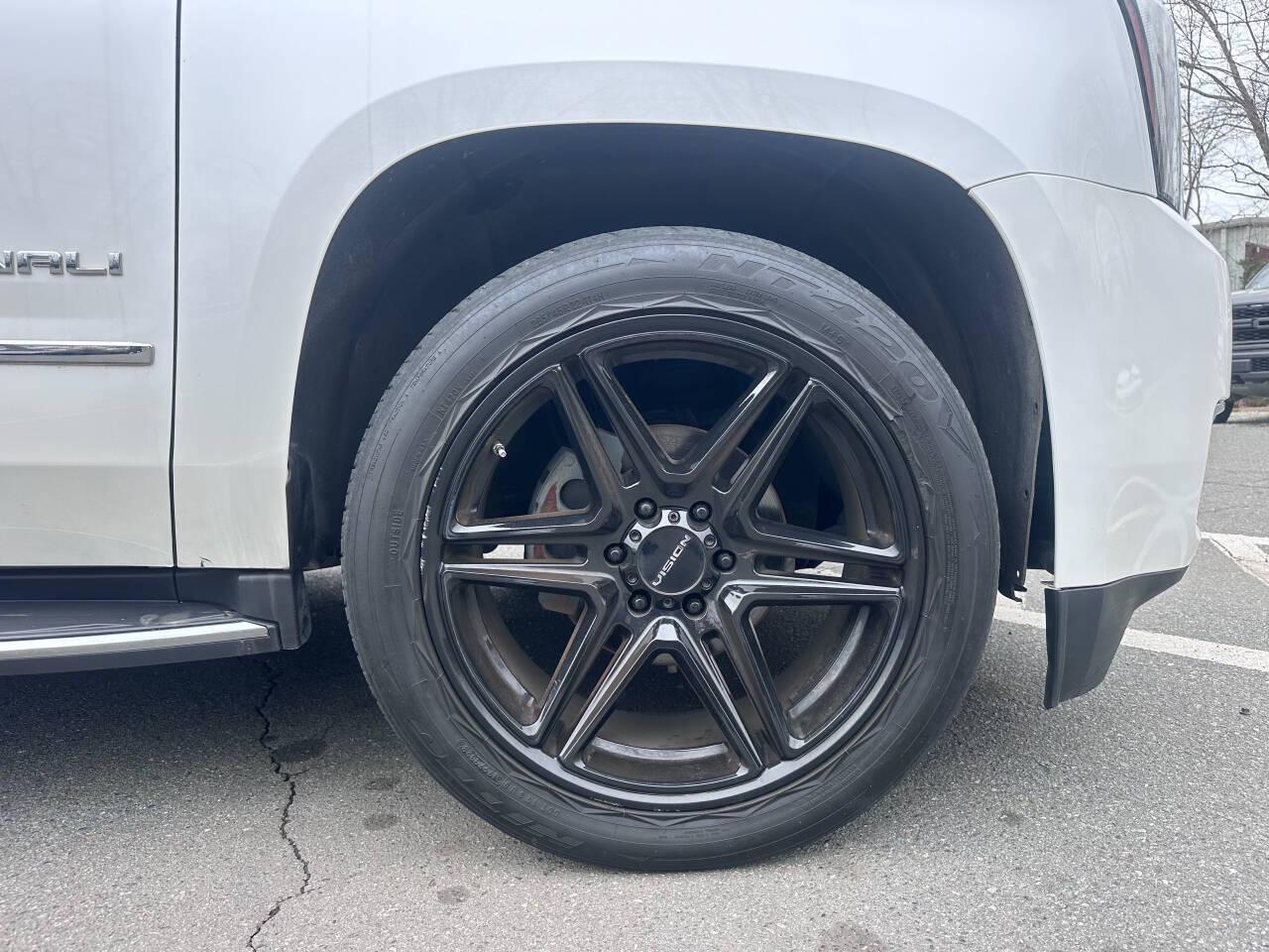 GMC Yukon XL Denali 4WD 2017