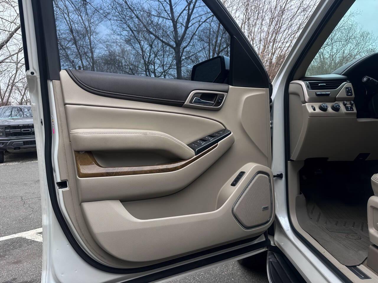 GMC Yukon XL Denali 4WD 2017