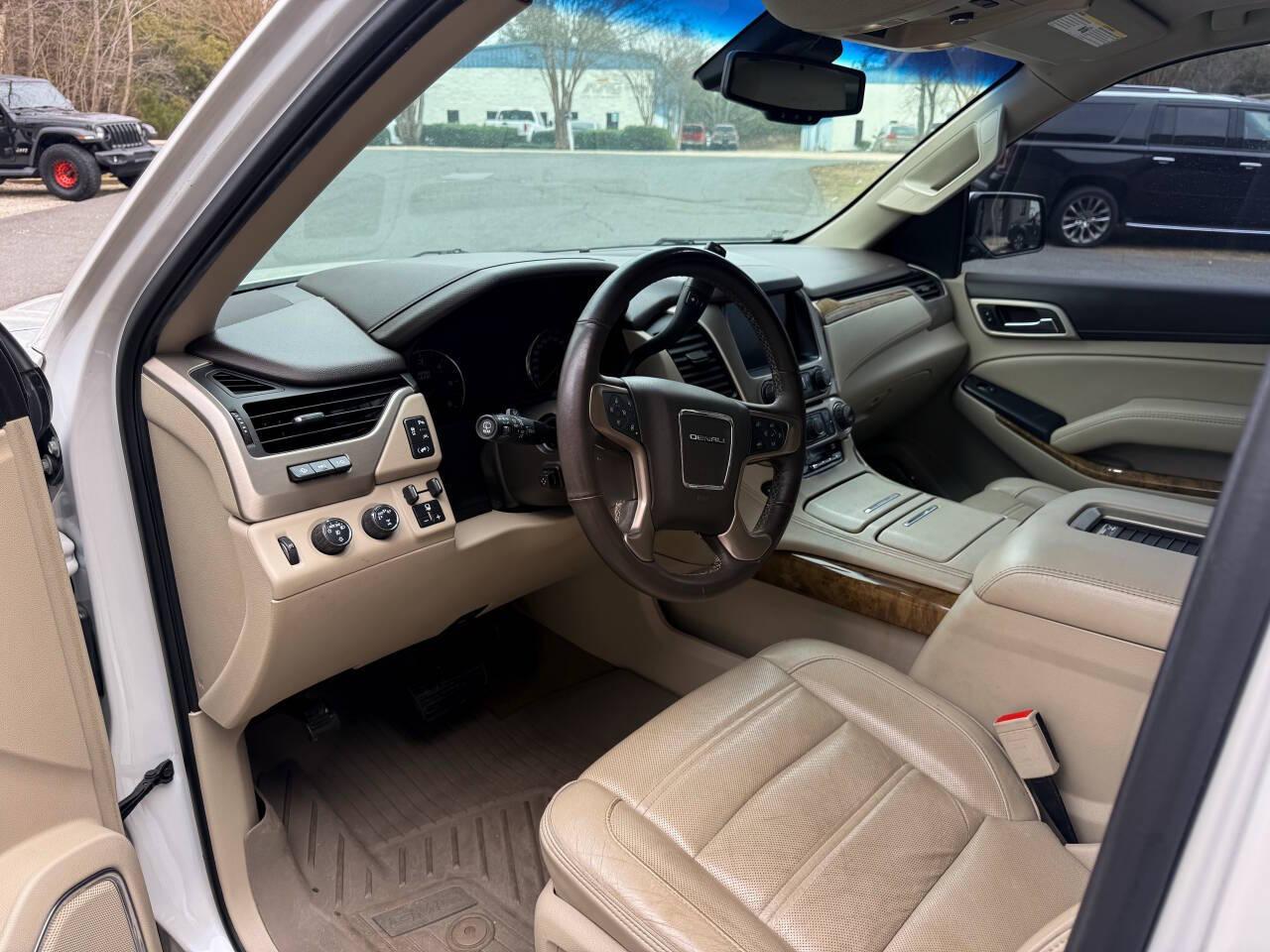 GMC Yukon XL Denali 4WD 2017